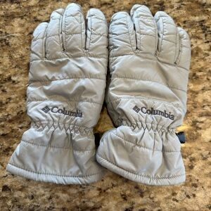 Columbia Gray Ski Jacket Insulated for Snow Adventures